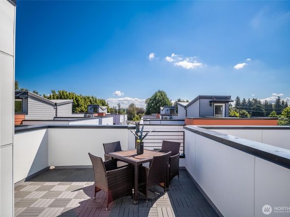 527 S Cloverdale Street D, Seattle WA 98108