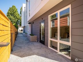 527 S Cloverdale Street D, Seattle WA 98108