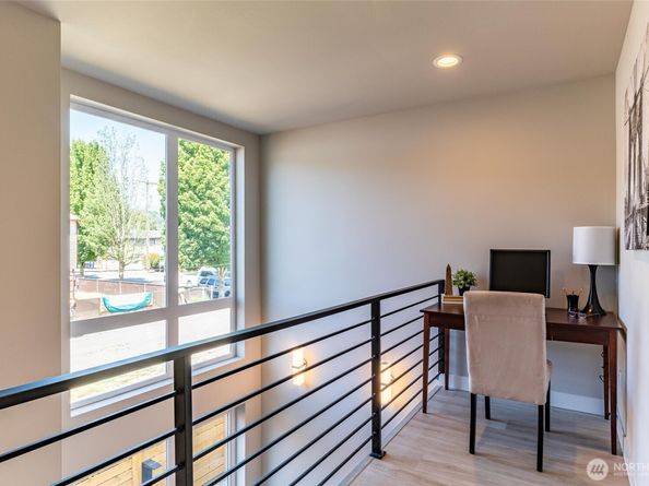527 S Cloverdale Street D, Seattle WA 98108