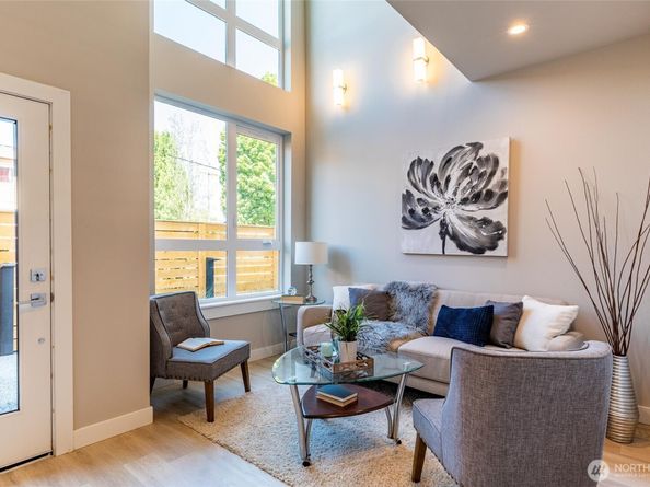 527 S Cloverdale Street D, Seattle WA 98108