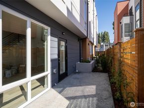 527 S Cloverdale Street D, Seattle WA 98108