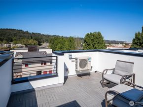 527 S Cloverdale Street D, Seattle WA 98108