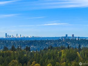 22773 SE 14th Court 10, Sammamish WA 98075