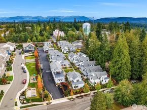 22773 SE 14th Court 10, Sammamish WA 98075