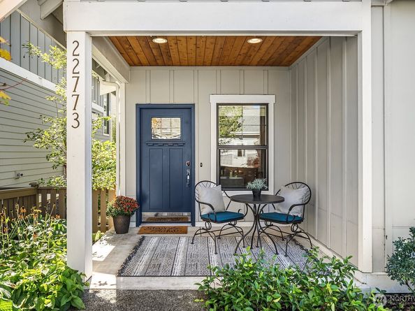 22773 SE 14th Court 10, Sammamish WA 98075