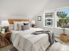 22773 SE 14th Court 10, Sammamish WA 98075