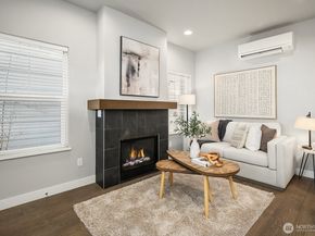 22773 SE 14th Court 10, Sammamish WA 98075