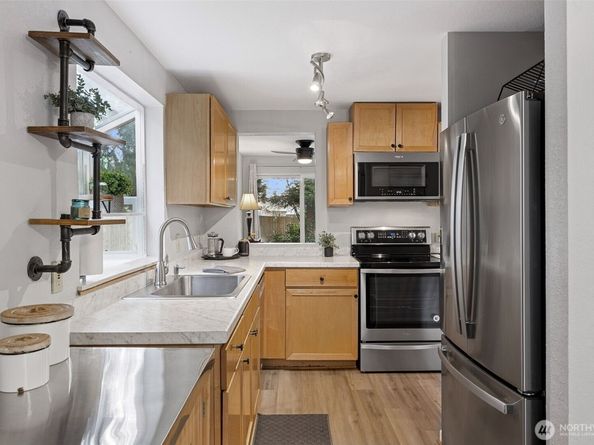 23816 12th Place S 406, Des Moines WA 98198