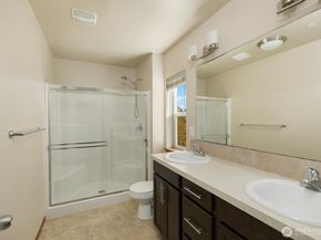 2383 Yulan Walk, Bremerton WA 98310