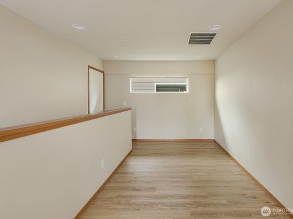 2383 Yulan Walk, Bremerton WA 98310