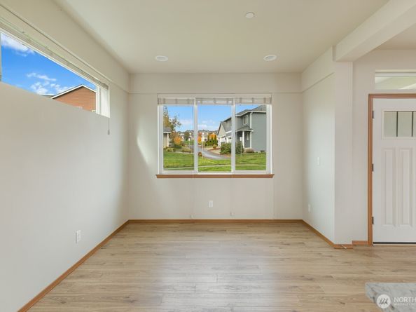 2383 Yulan Walk, Bremerton WA 98310