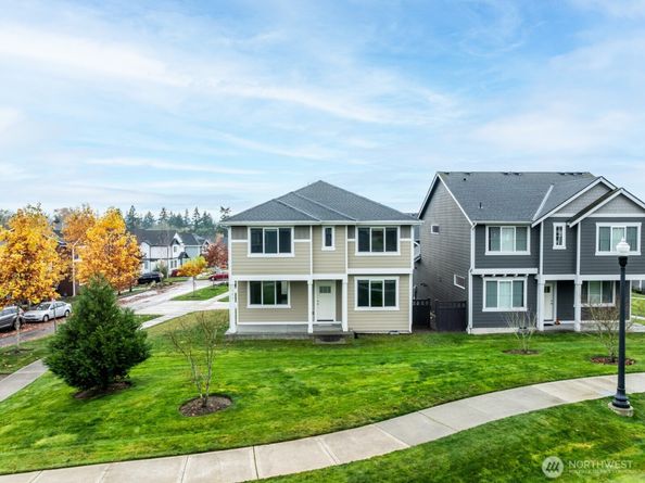 2383 Yulan Walk, Bremerton WA 98310