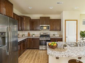 2383 Yulan Walk, Bremerton WA 98310