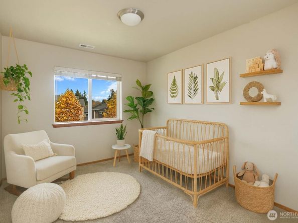 2383 Yulan Walk, Bremerton WA 98310