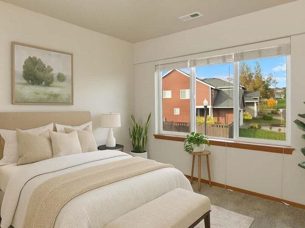 2383 Yulan Walk, Bremerton WA 98310