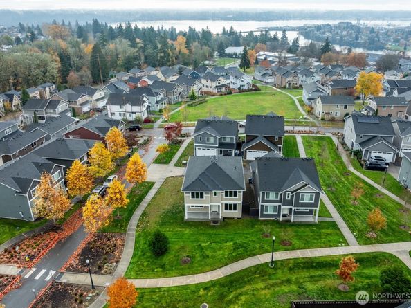 2383 Yulan Walk, Bremerton WA 98310