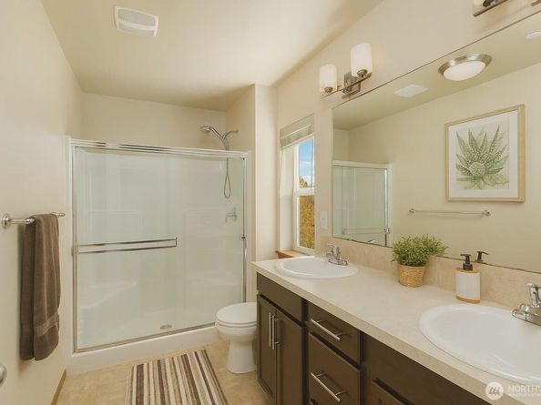 2383 Yulan Walk, Bremerton WA 98310