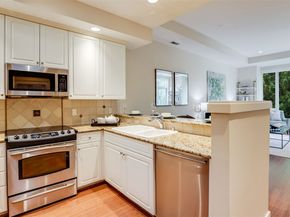 1709 134th Avenue SE 19, Bellevue WA 98005