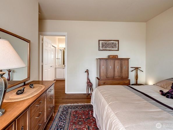 10042 Main Street 404, Bellevue WA 98004