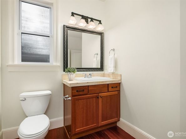 5112 48th Avenue NE, Seattle WA 98105