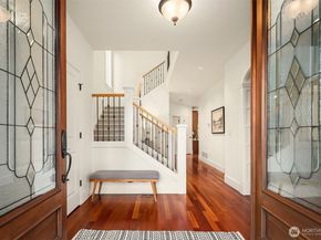 5112 48th Avenue NE, Seattle WA 98105