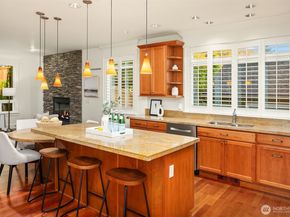 5112 48th Avenue NE, Seattle WA 98105