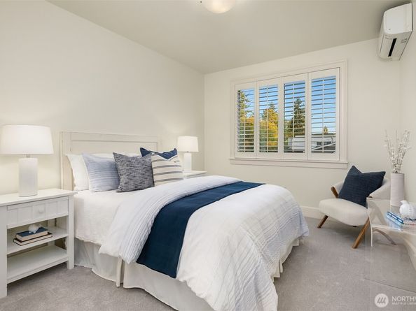 5112 48th Avenue NE, Seattle WA 98105
