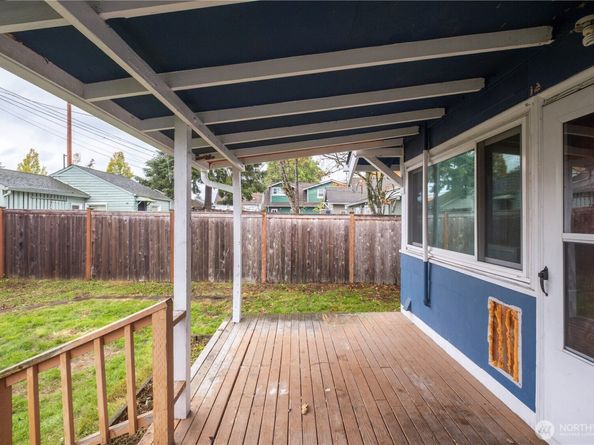 1628 McDougall Avenue, Everett WA 98201