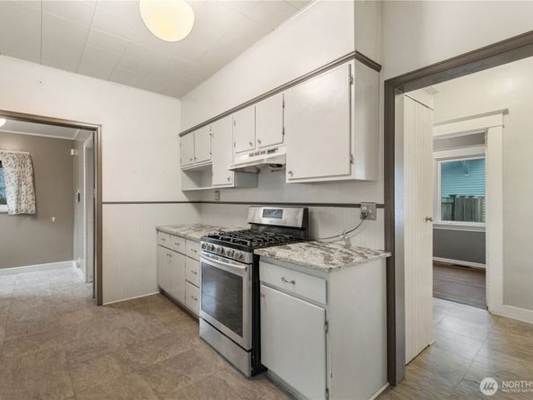 1628 McDougall Avenue, Everett WA 98201