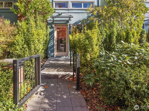 4422 Bagley Avenue N 108, Seattle WA 98103