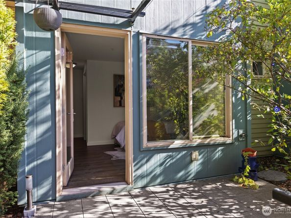 4422 Bagley Avenue N 108, Seattle WA 98103