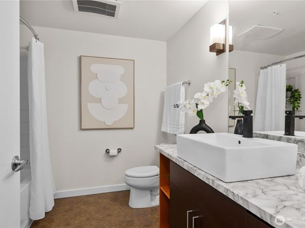 4422 Bagley Avenue N 108, Seattle WA 98103