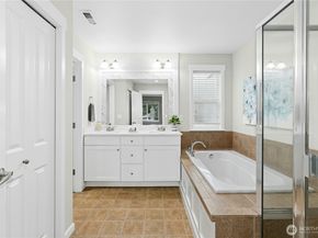 24690 SE 46th Terrace, Sammamish WA 98029