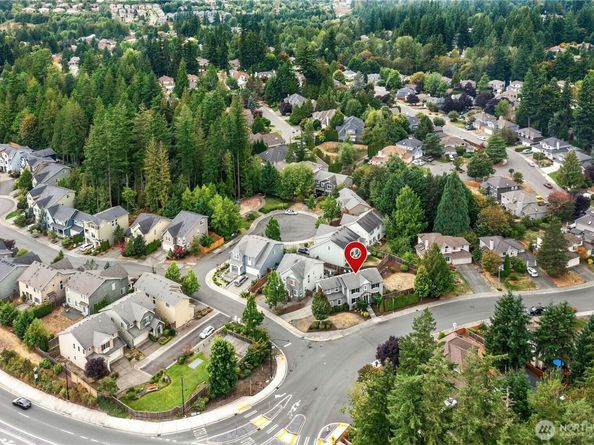 24690 SE 46th Terrace, Sammamish WA 98029