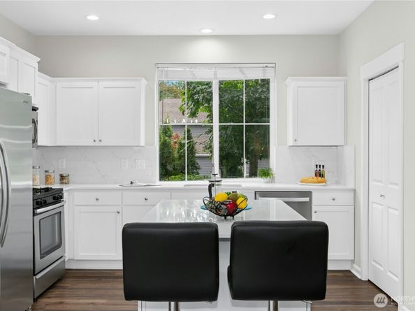 24690 SE 46th Terrace, Sammamish WA 98029