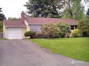 13053 Roosevelt Way NE, Seattle WA 98125