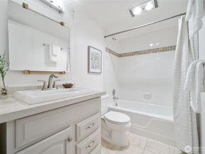 4545 Sand Point Way NE 203, Seattle WA 98105