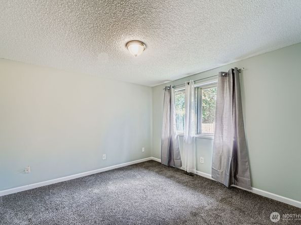 3203 S 220th Street, SeaTac WA 98198