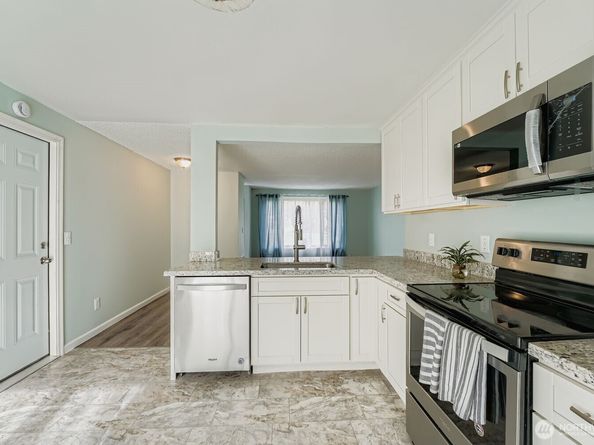 3203 S 220th Street, SeaTac WA 98198