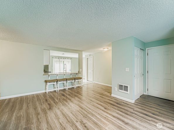 3203 S 220th Street, SeaTac WA 98198