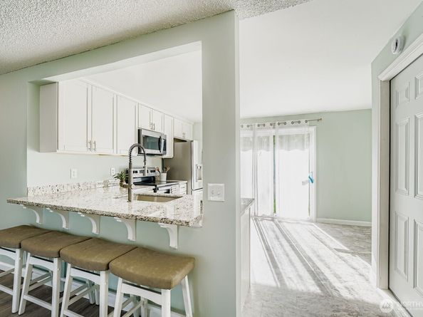 3203 S 220th Street, SeaTac WA 98198