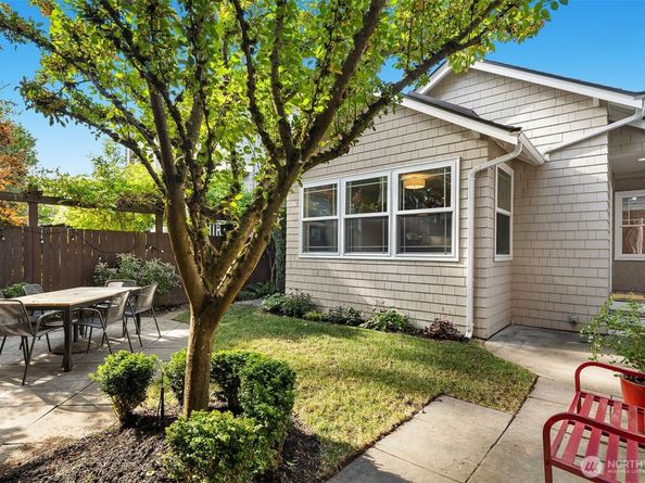 6838 30th Avenue NE, Seattle WA 98115