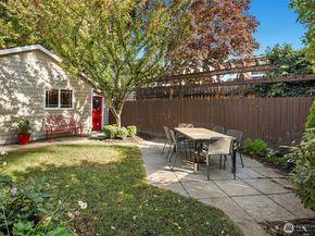 6838 30th Avenue NE, Seattle WA 98115