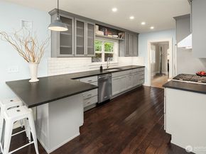 6838 30th Avenue NE, Seattle WA 98115