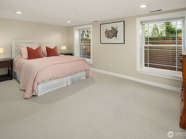 6838 30th Avenue NE, Seattle WA 98115