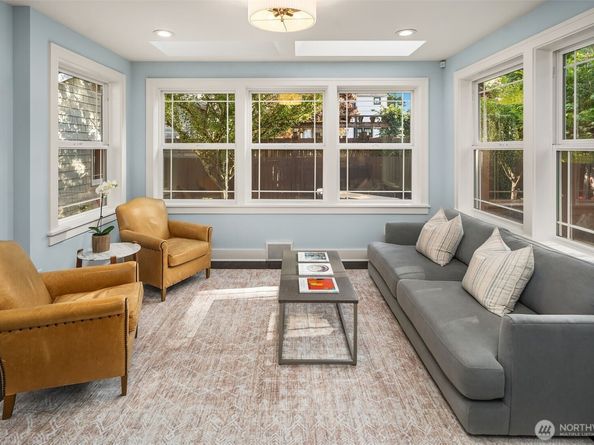 6838 30th Avenue NE, Seattle WA 98115