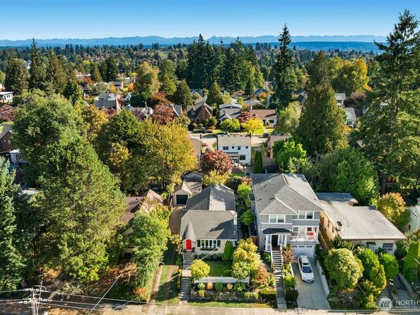 6838 30th Avenue NE, Seattle WA 98115