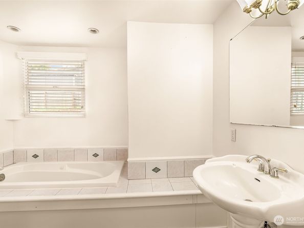 1010 99th Avenue SE, Lake Stevens WA 98258