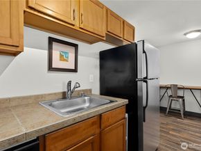 3420 15th Avenue W 105, Seattle WA 98119