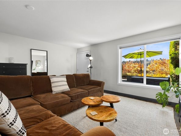 3420 15th Avenue W 105, Seattle WA 98119